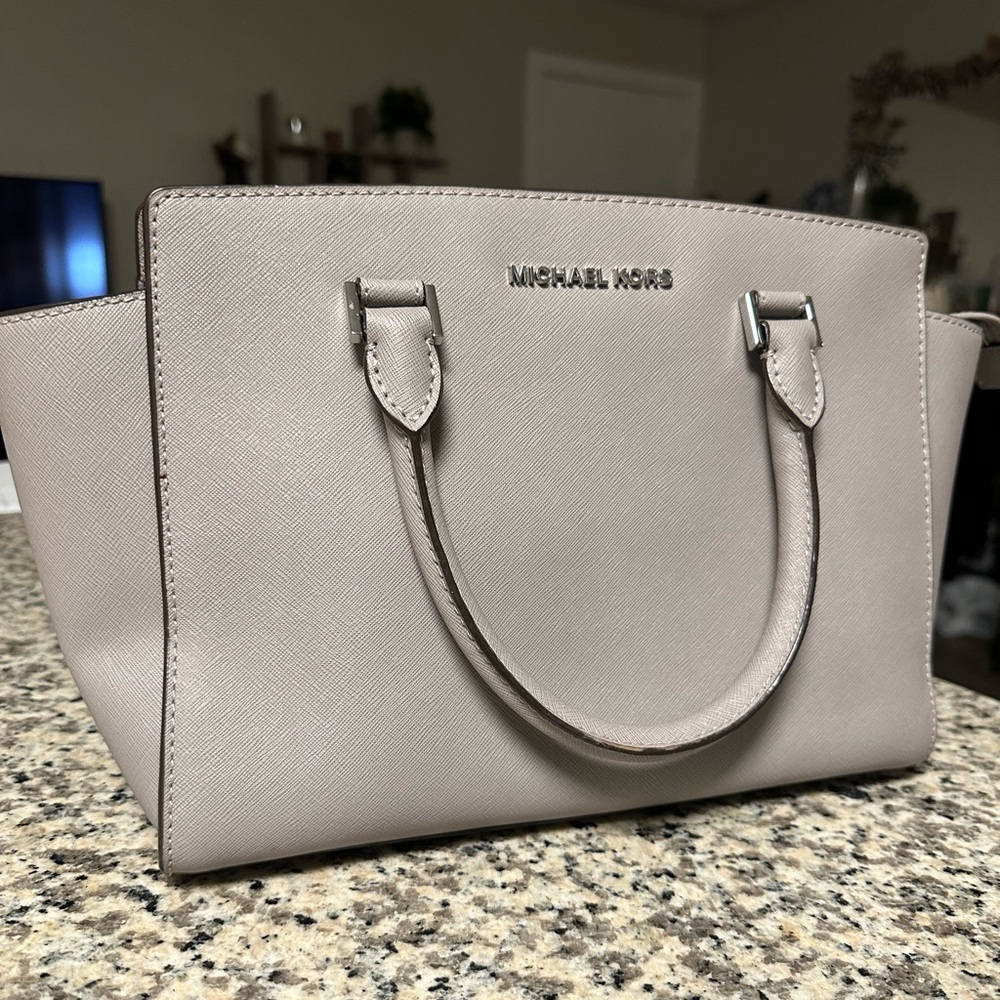 Michael Kors grey purse